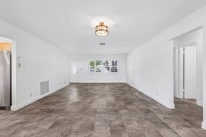 NW 10th Pl-S0207-013.jpg