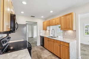 NW 10th Pl-S0207-015.jpg