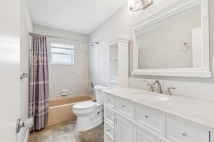 NW 10th Pl-S0207-025.jpg