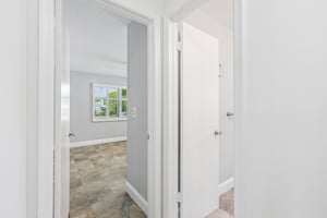 NW 10th Pl-S0207-027.jpg