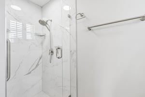 NW 10th Pl-S0207-033.jpg