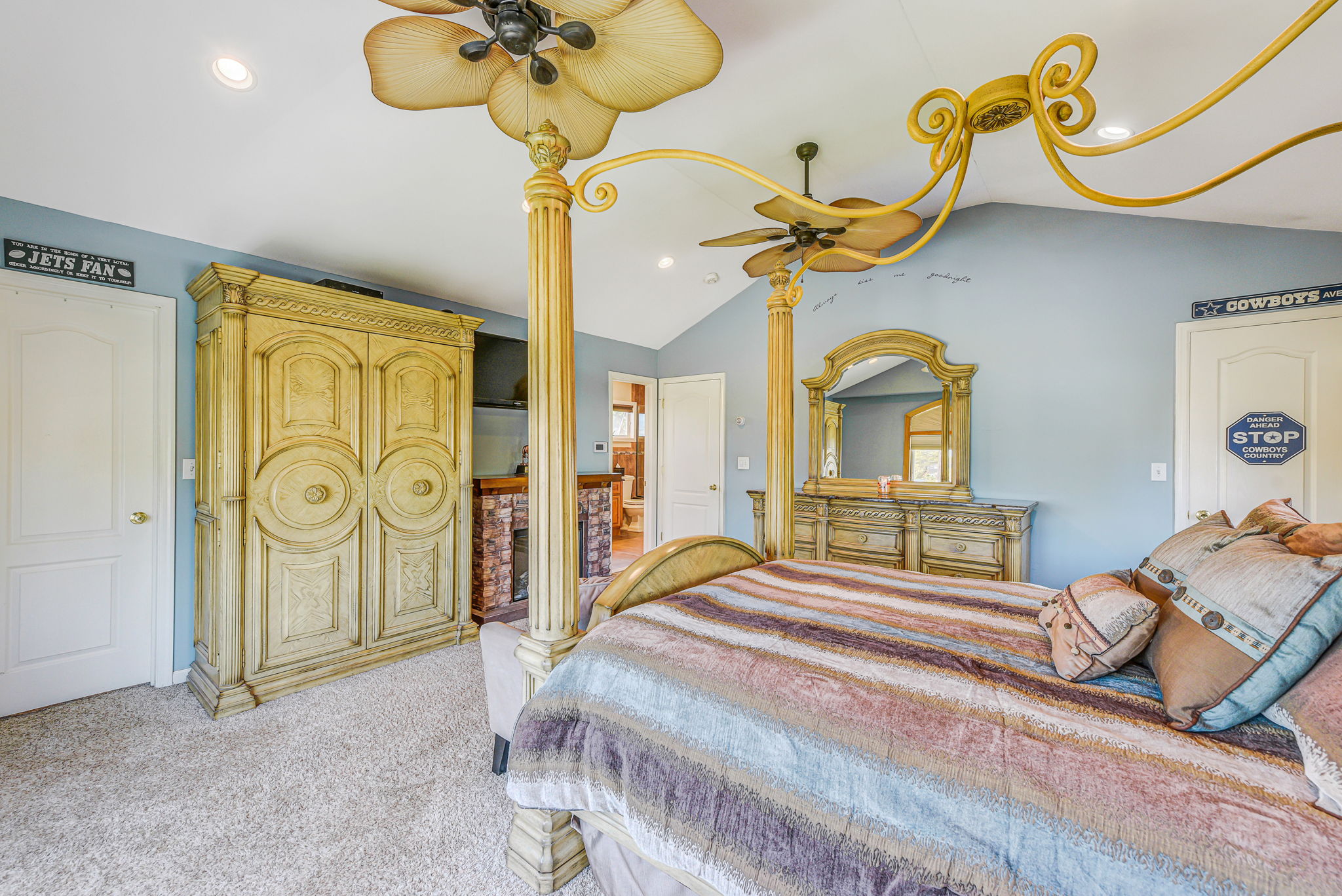 Alternate view of primary bedroom