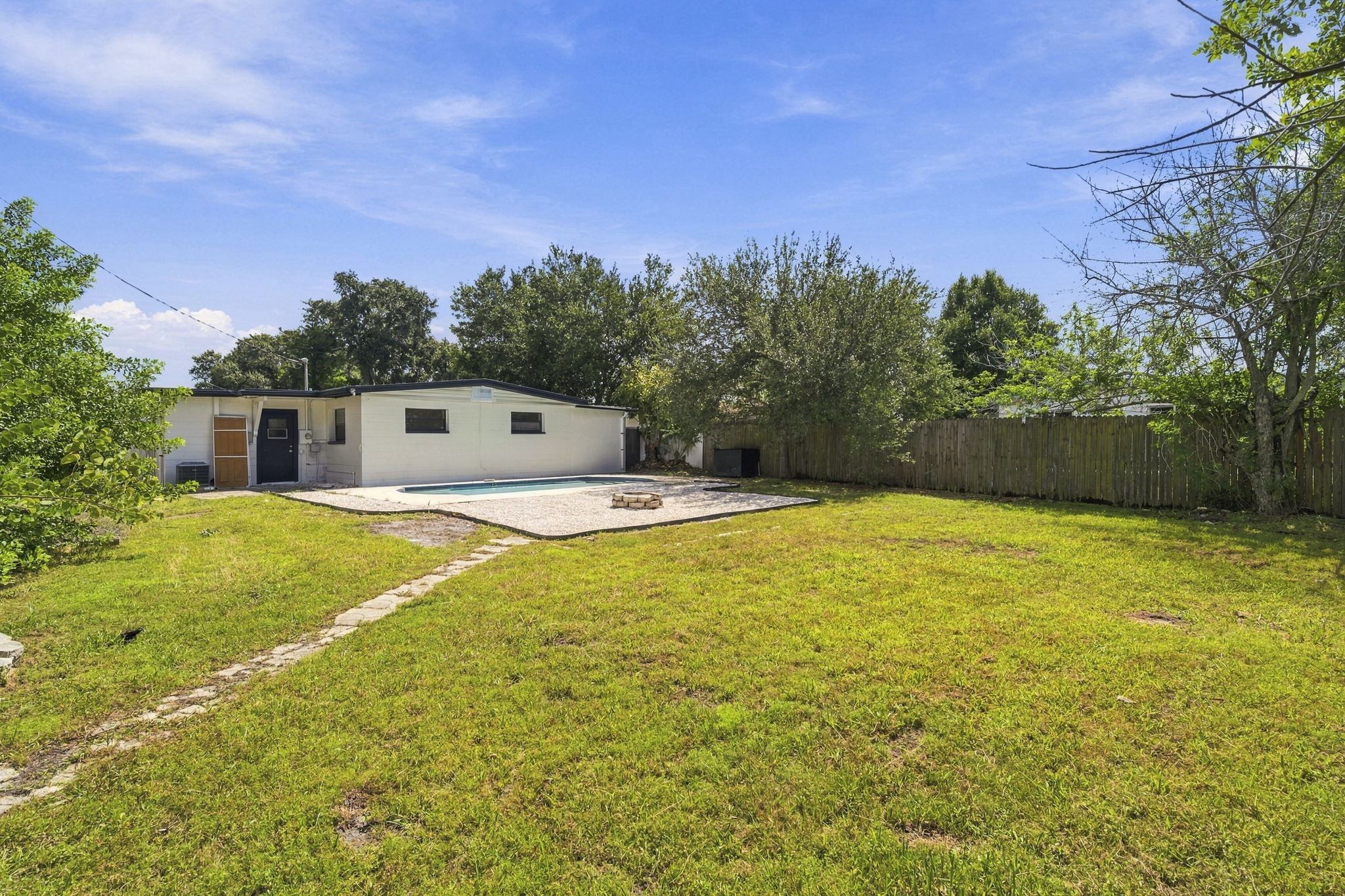 Rear Exteriors (5)