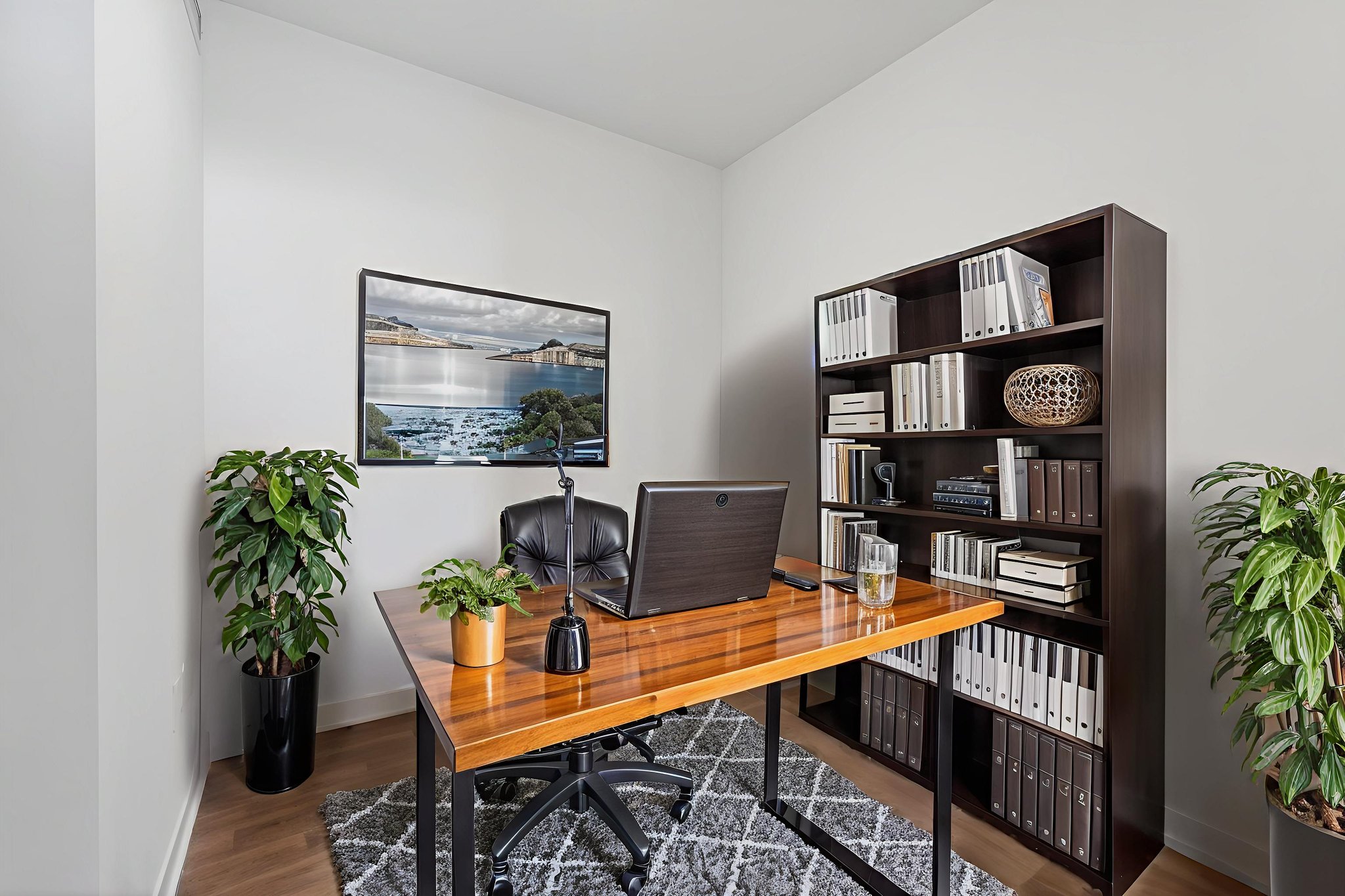 DSC02320 virtually staged.jpeg