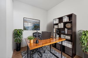 DSC02320 virtually staged.jpeg