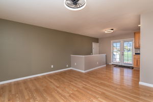 Photo 0