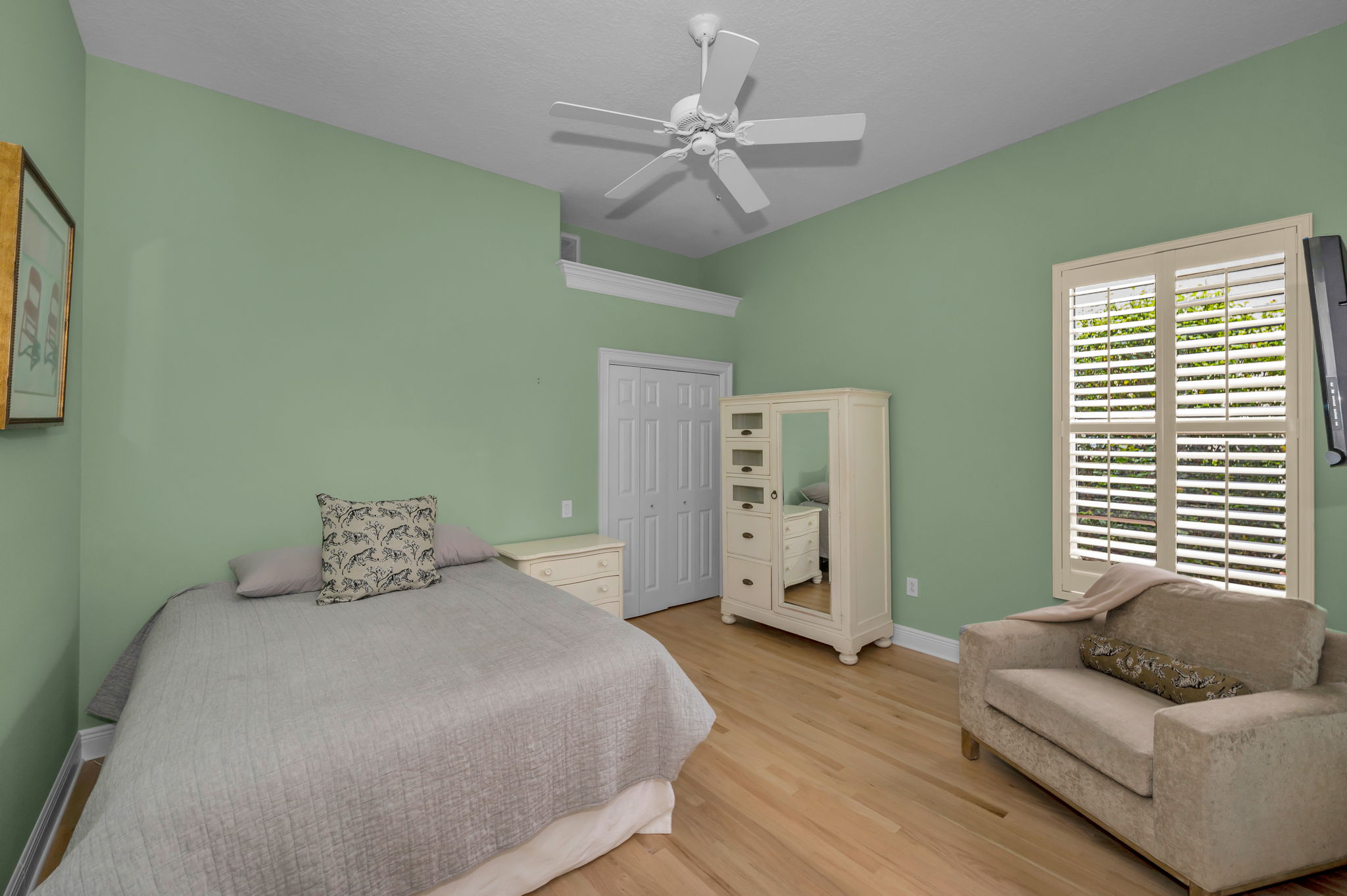 First Floor Guest Bedroom1a