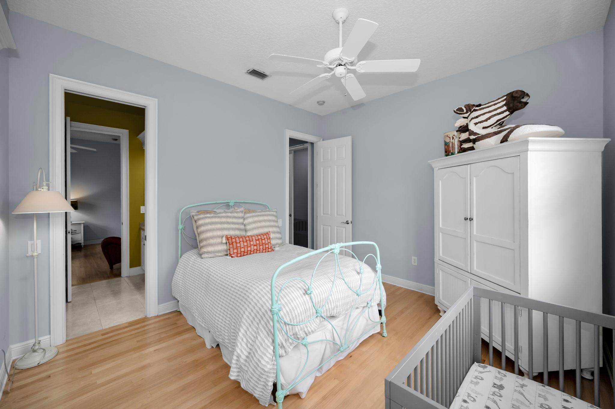 Upper Level Bedroom3b