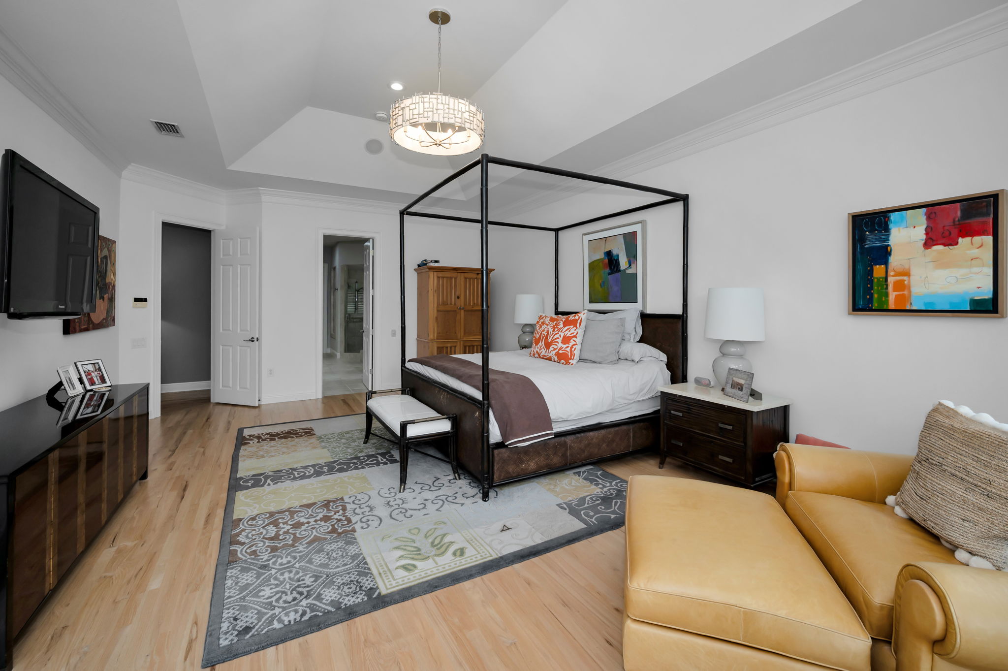 Upper Level Primary Bedroom1c