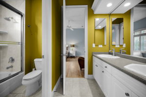 Upper Level Jack n Jill Bath2a