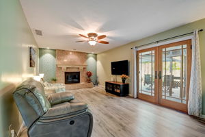 Lesley Ln-017
