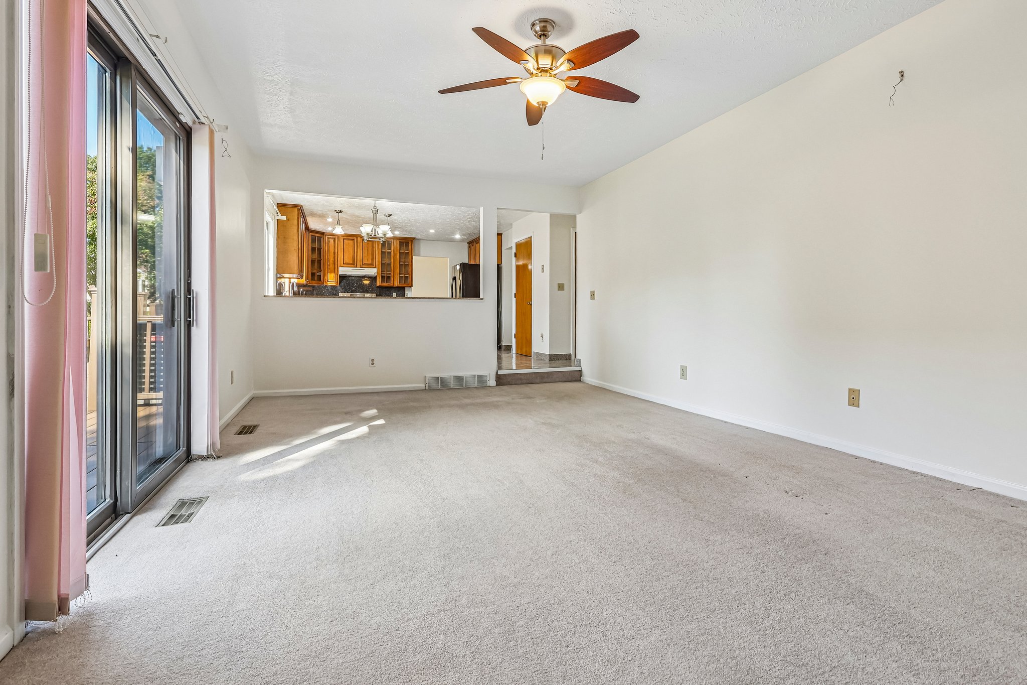 Harris Dr-S2909-008.jpg