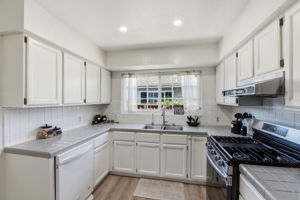 016_F8_888 Corlista Dr