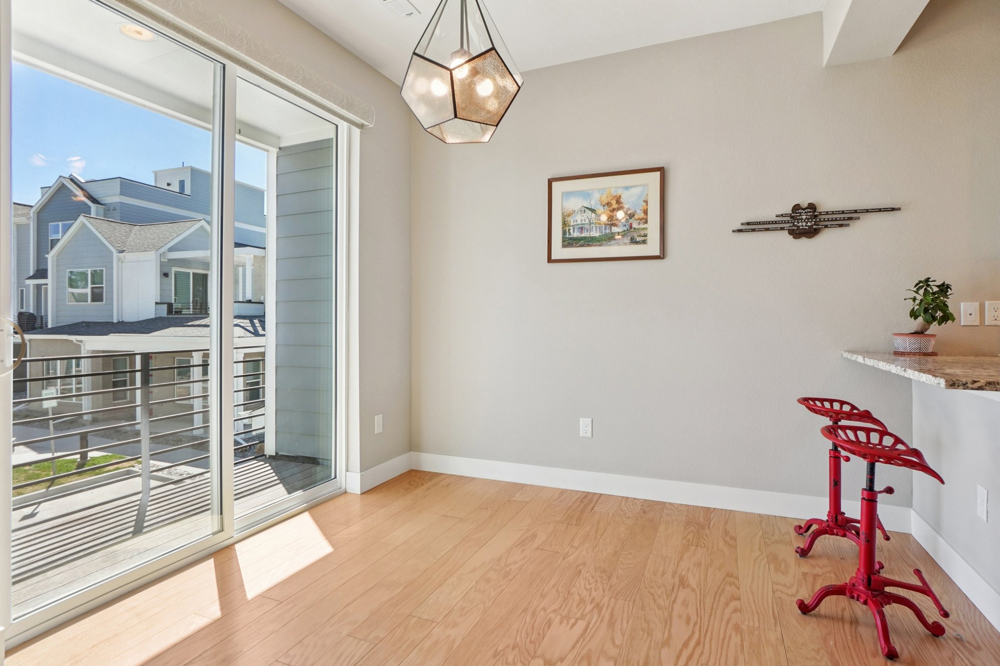 S Valentia St-S2103-015.jpg