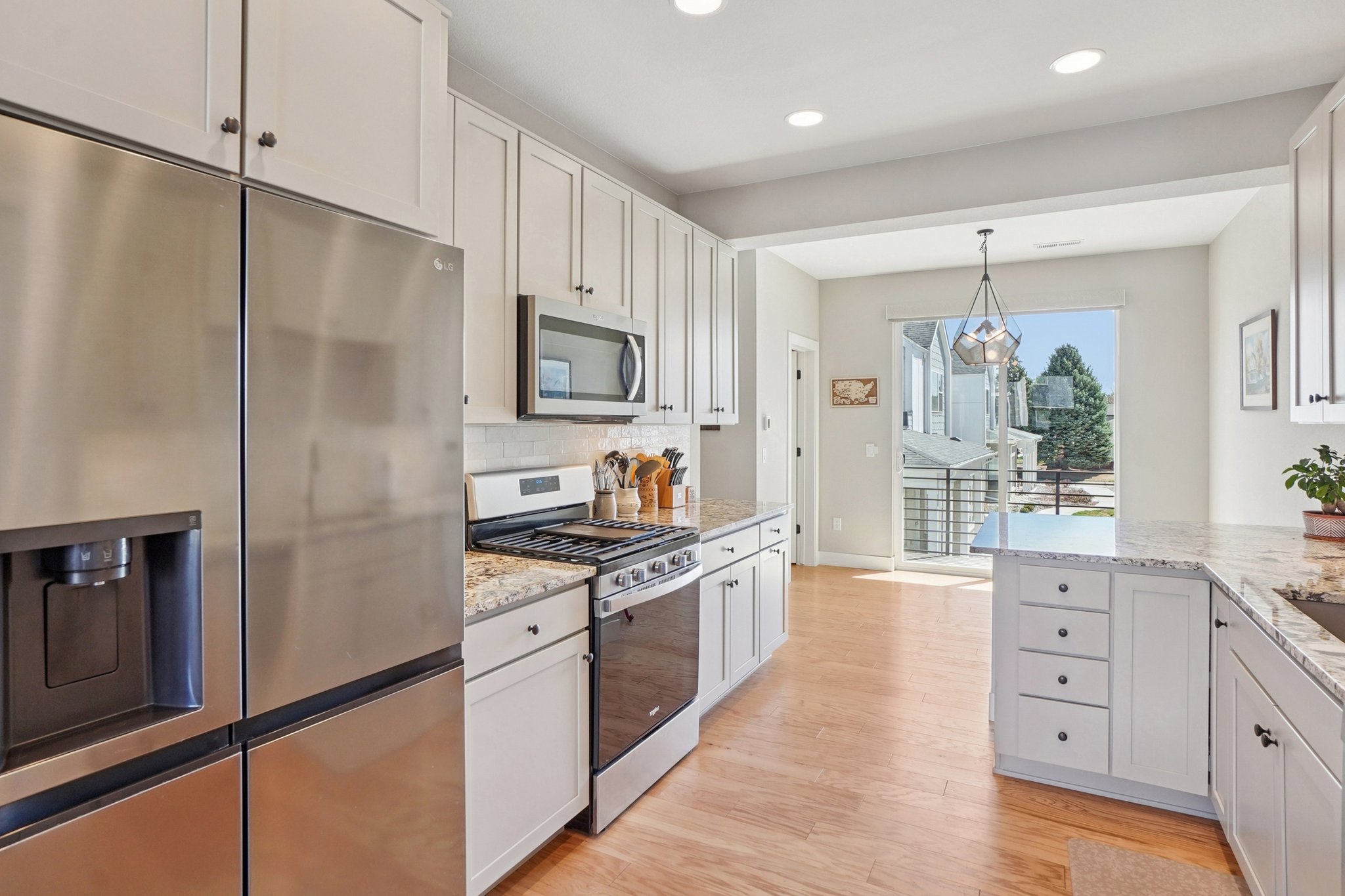 S Valentia St-S2103-021.jpg