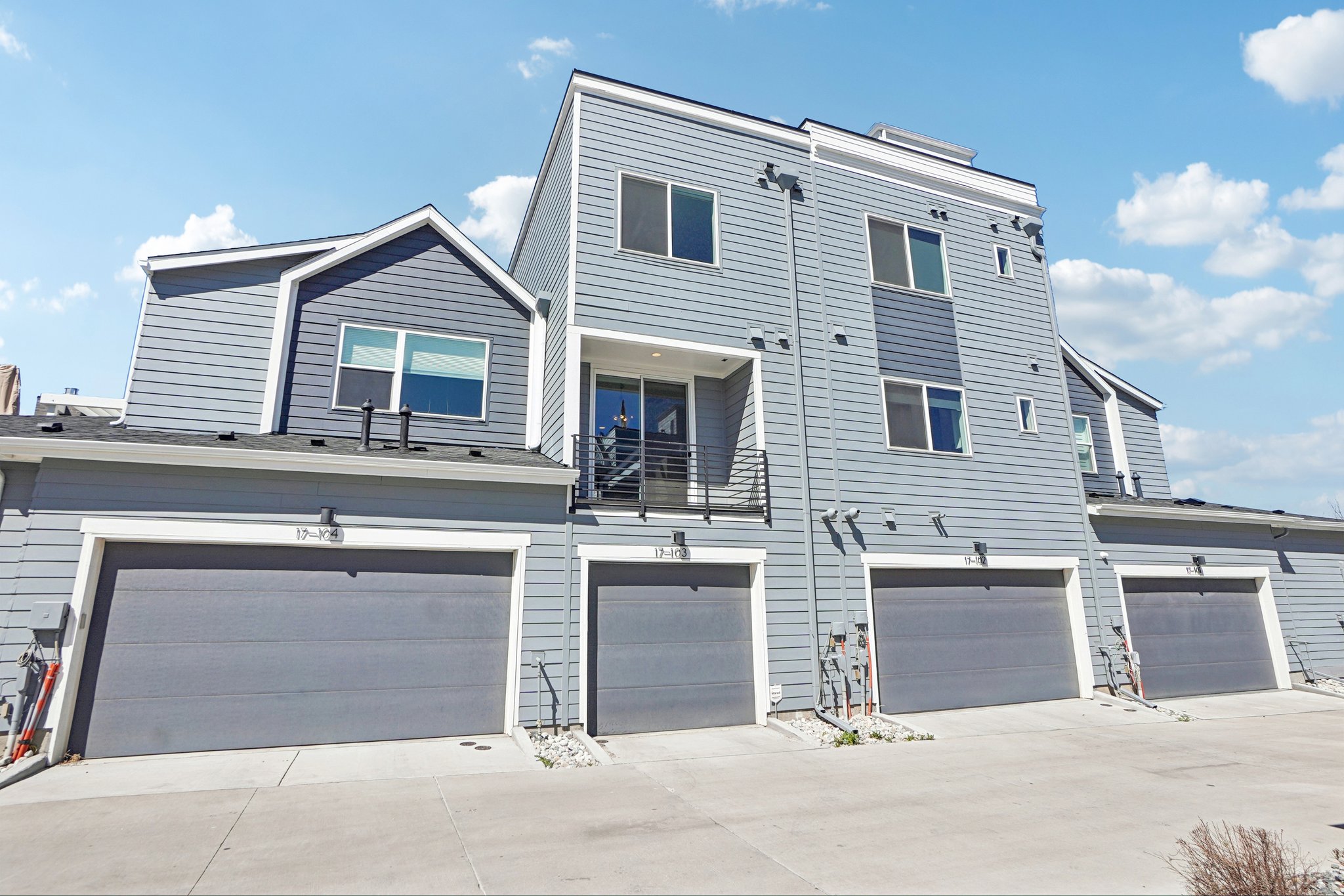 S Valentia St-S2103-046.jpg