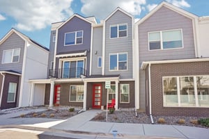 S Valentia St-S2103-005.jpg