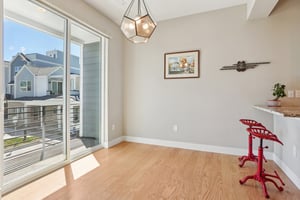 S Valentia St-S2103-015.jpg