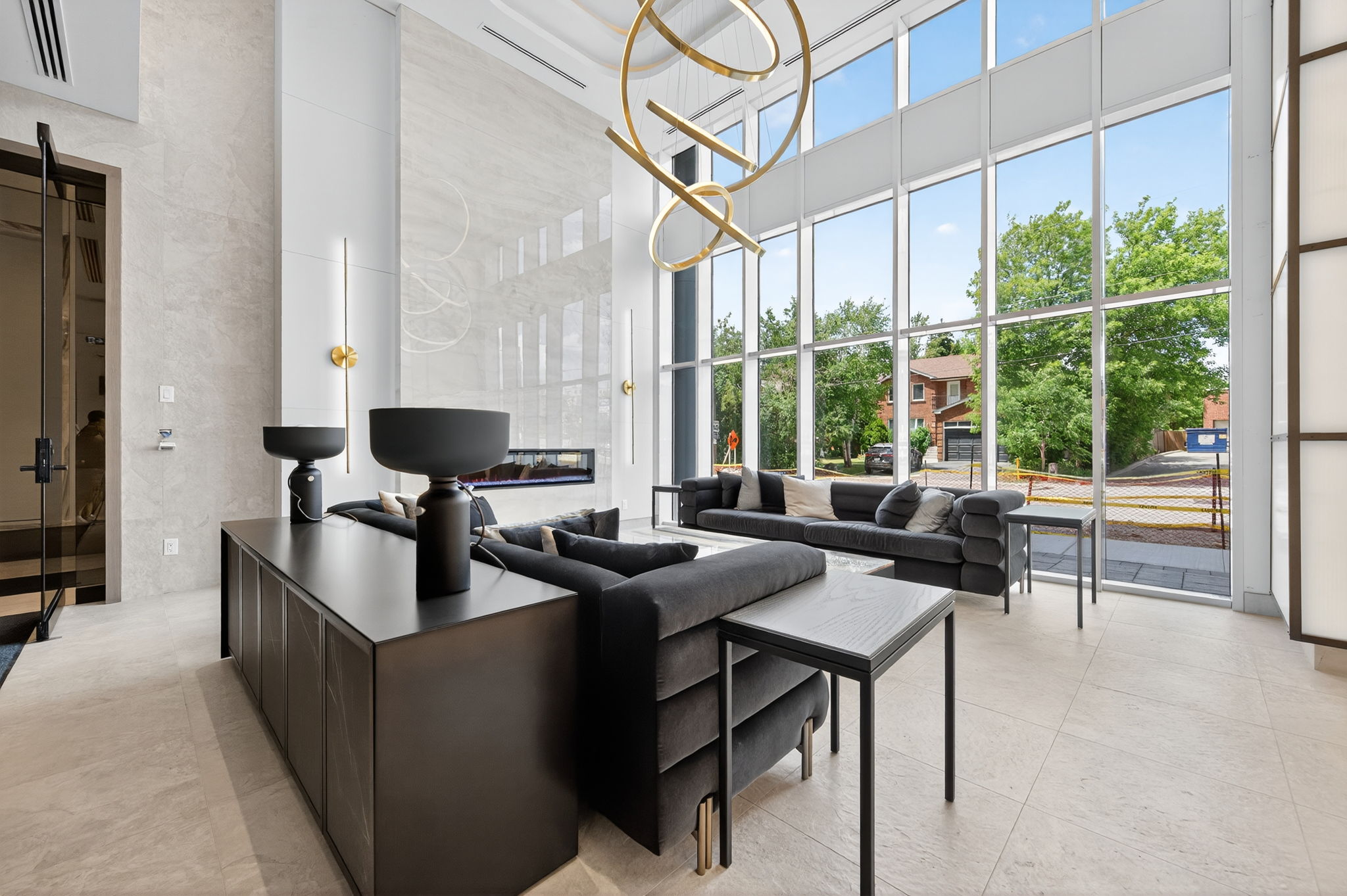 8888 Yonge St Unit 802 Richmond Hill, ON L4C 6Z1