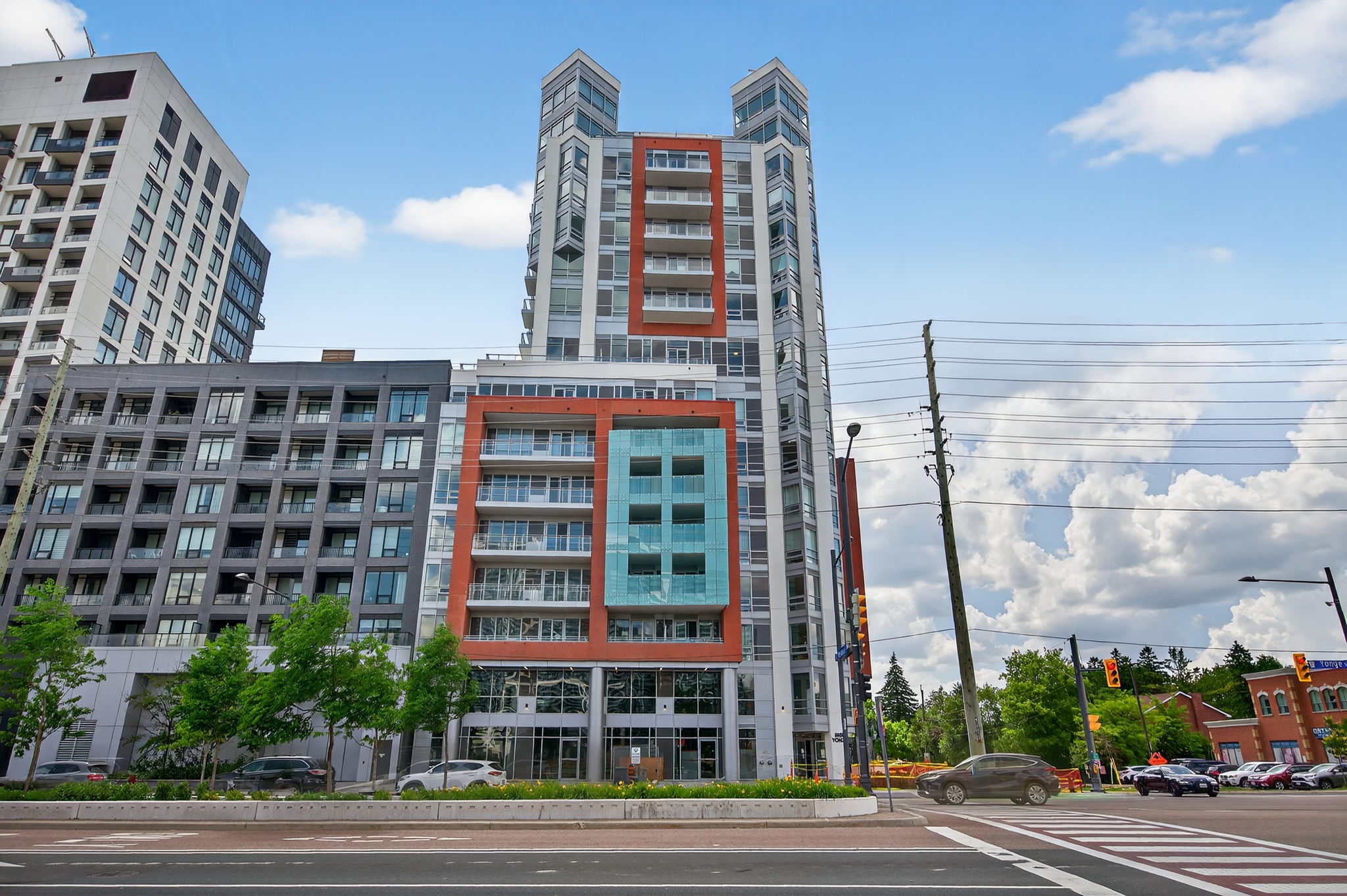8888 Yonge St Unit 802 Richmond Hill, ON L4C 6Z1