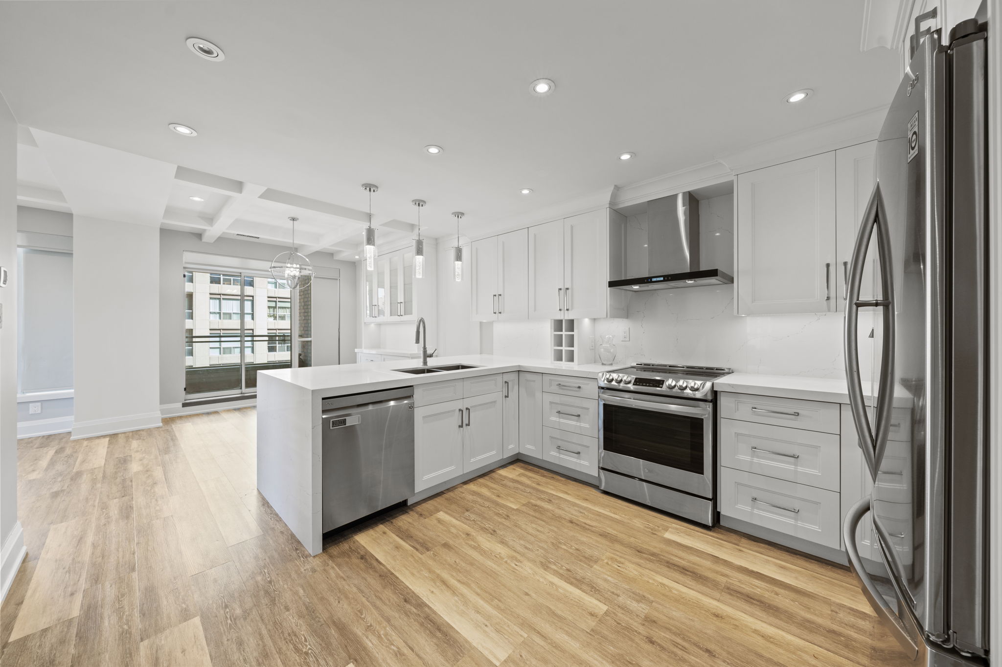 889 Bay St. Ph 3 Toronto, ON M5S 3K5