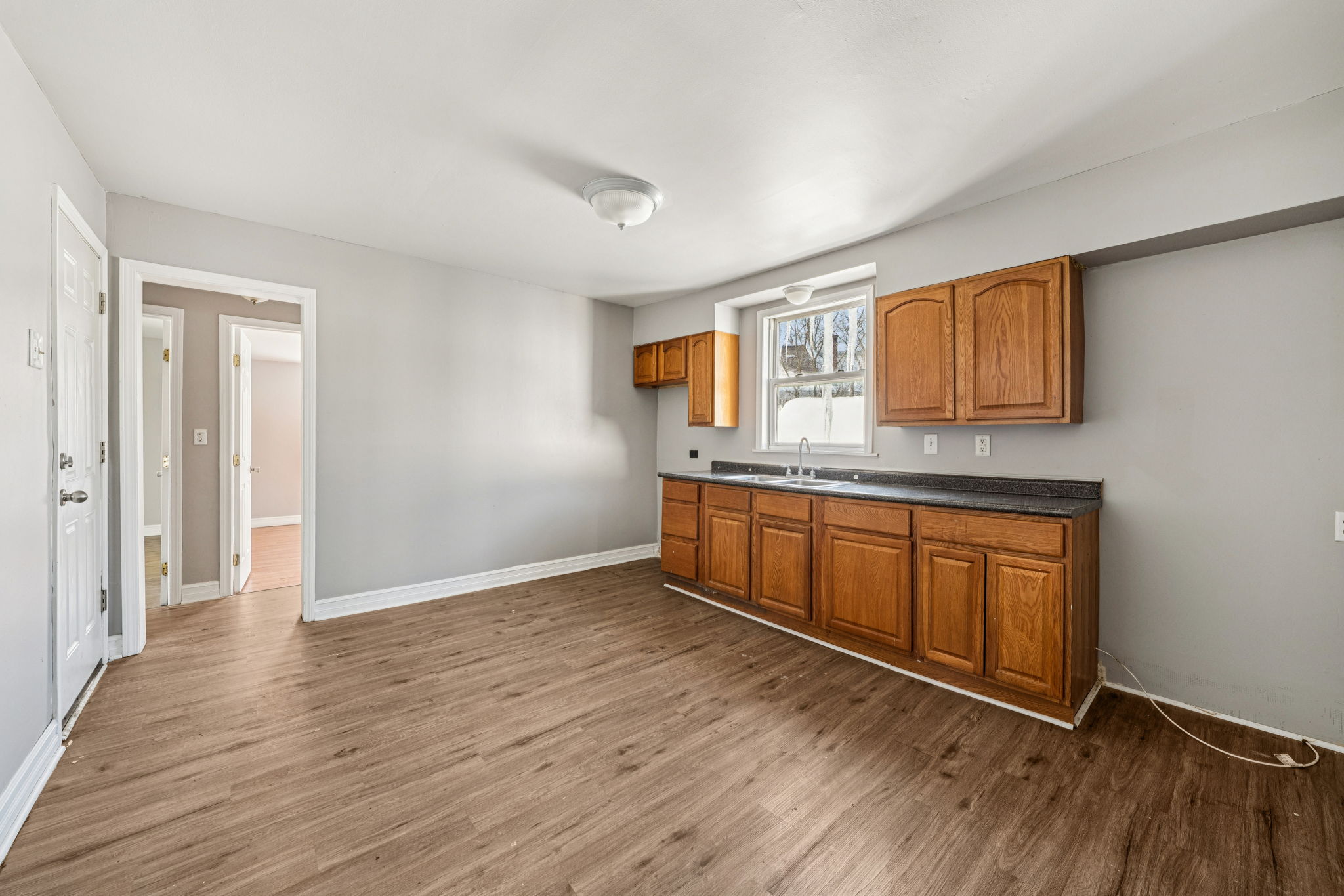 Albany St Unit 2 Second Floor-S0502-012