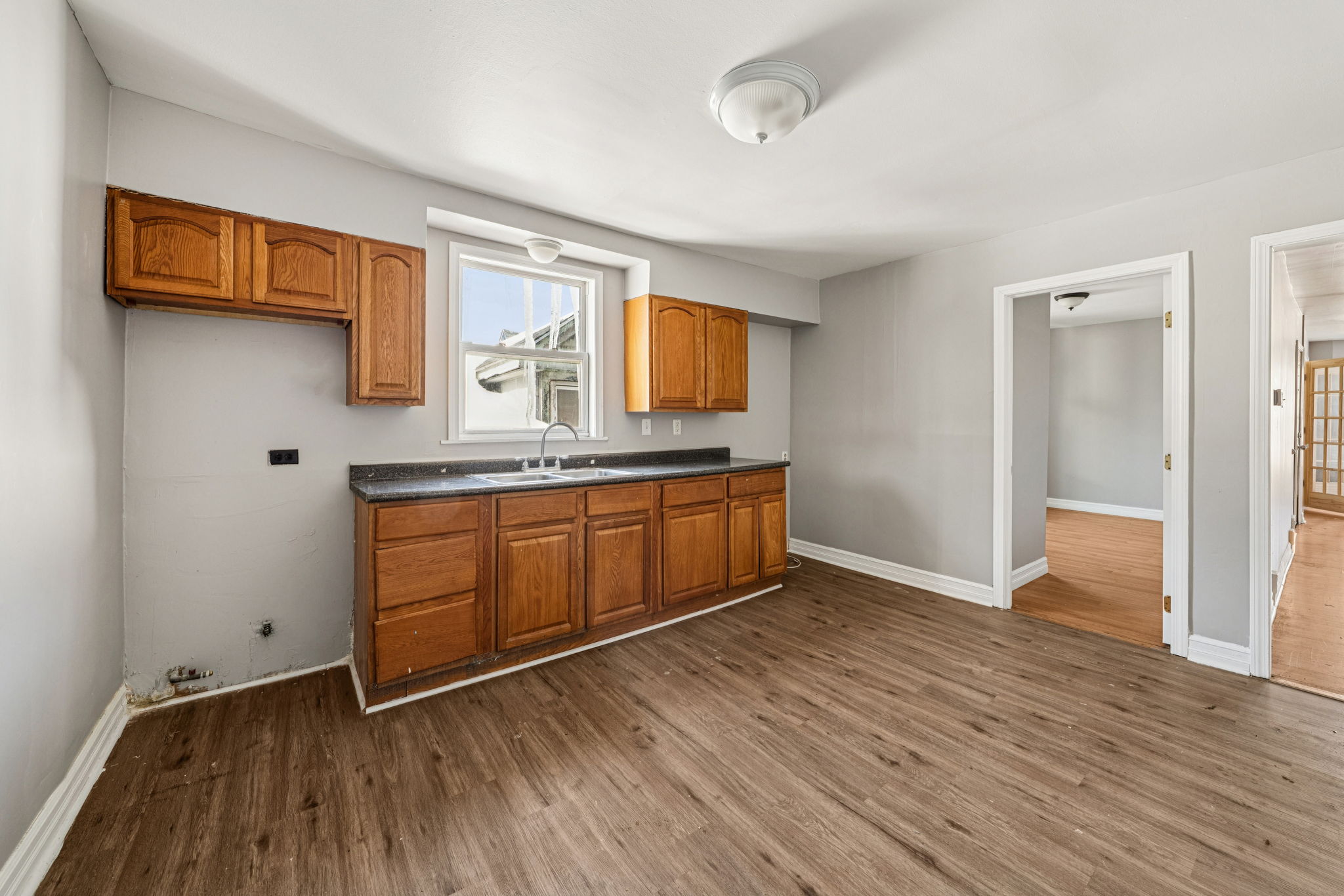 Albany St Unit 2 Second Floor-S0502-014