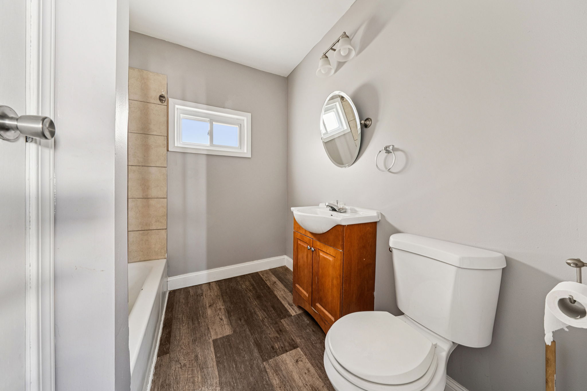 Albany St Unit 2 Second Floor-S0502-025