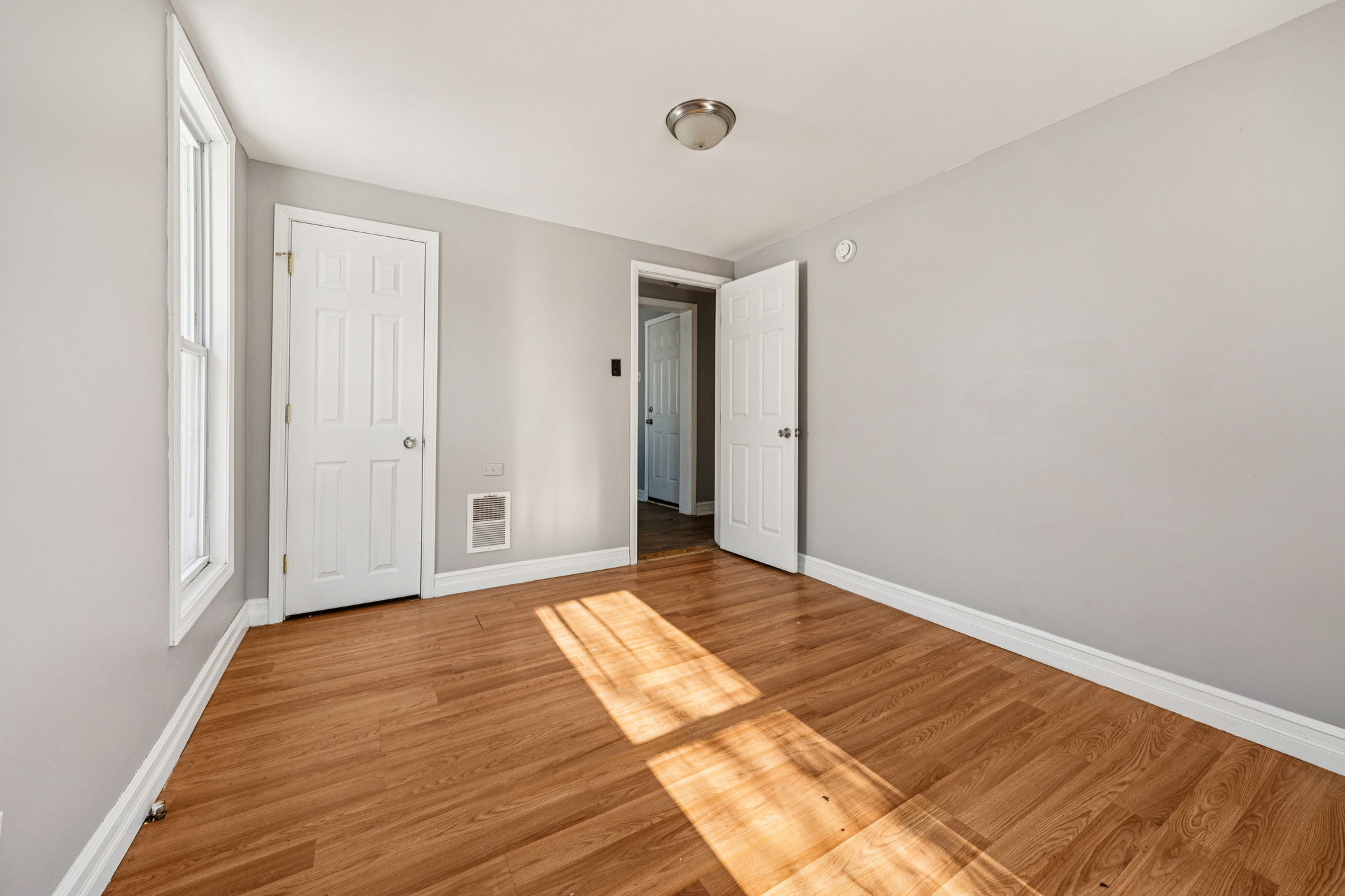 Albany St Unit 2 Second Floor-S0502-029