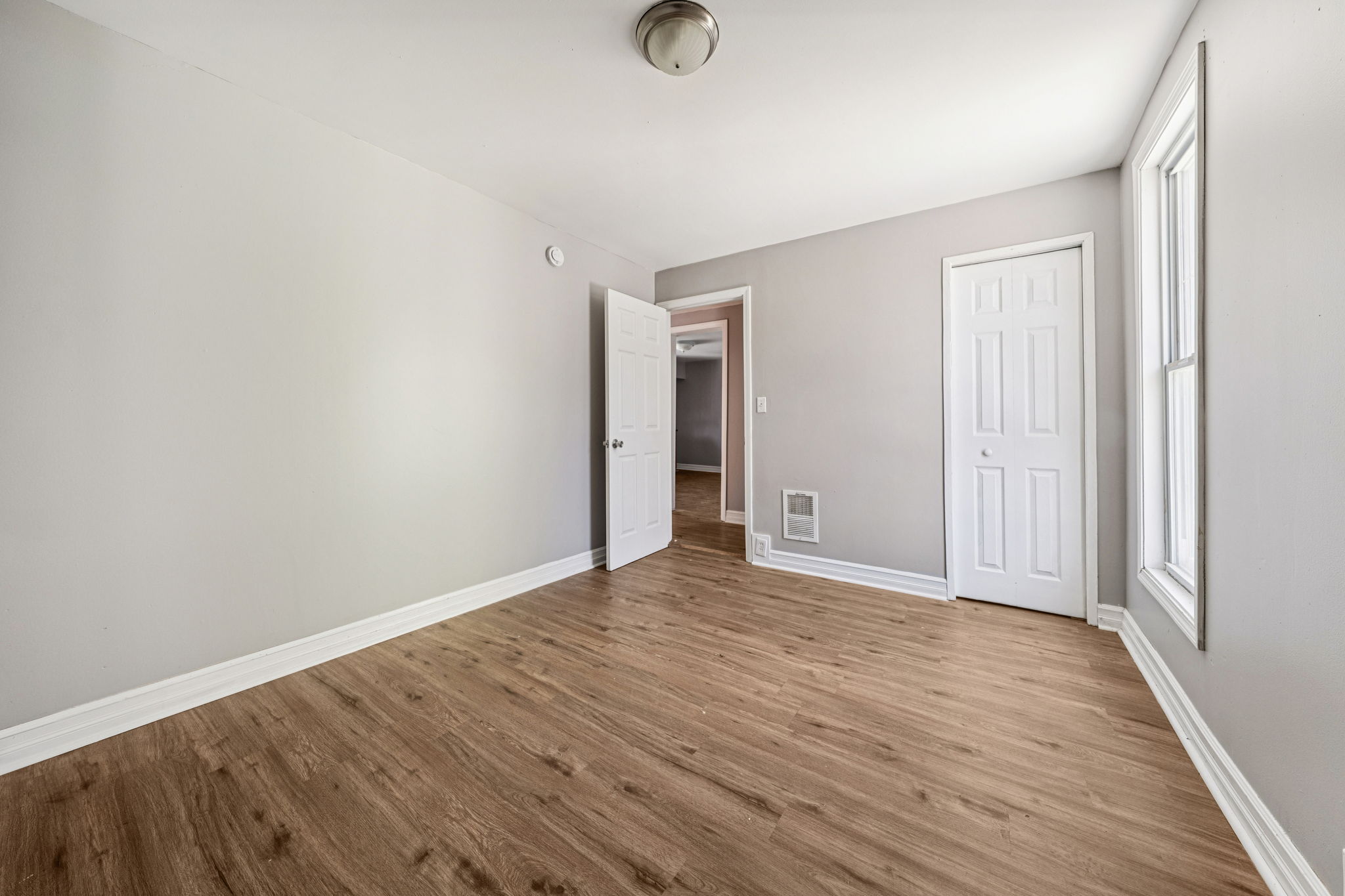 Albany St Unit 2 Second Floor-S0502-033