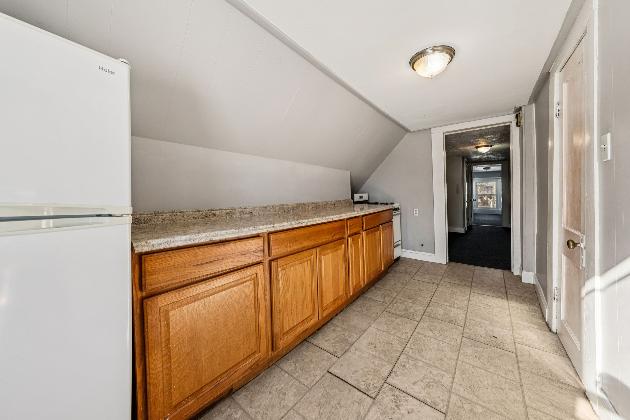 Albany St Unit 3 Third Floor-S0502-003