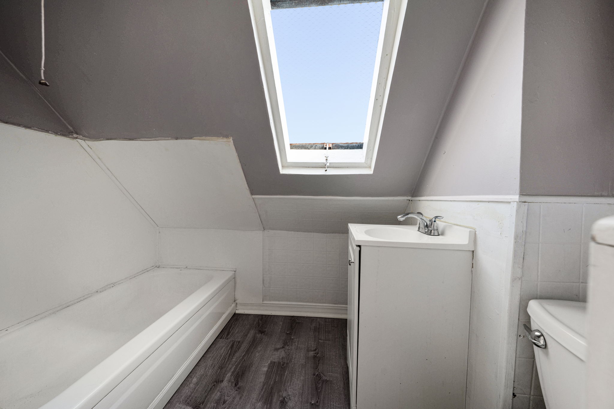 Albany St Unit 3 Third Floor-S0502-005