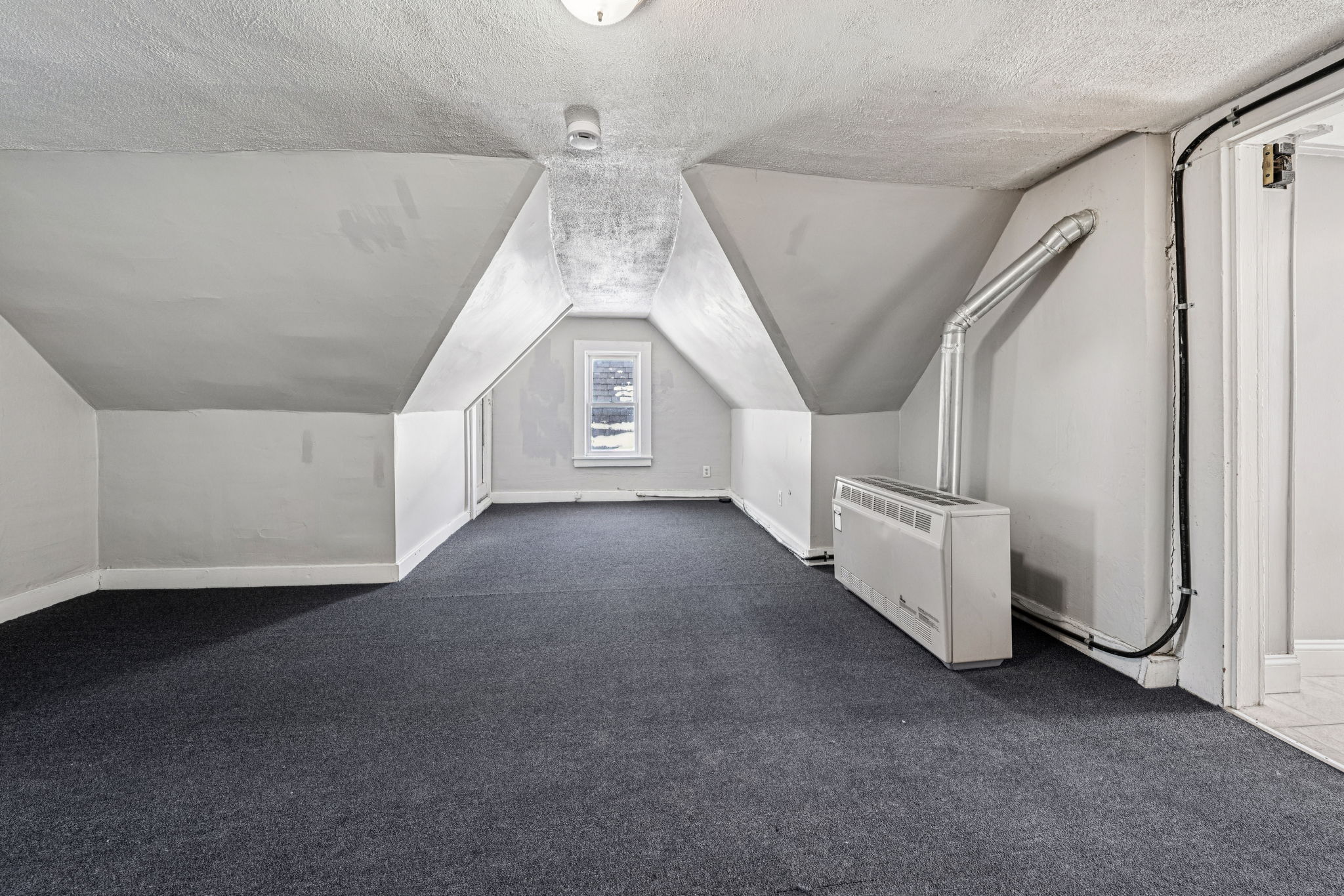 Albany St Unit 3 Third Floor-S0502-010