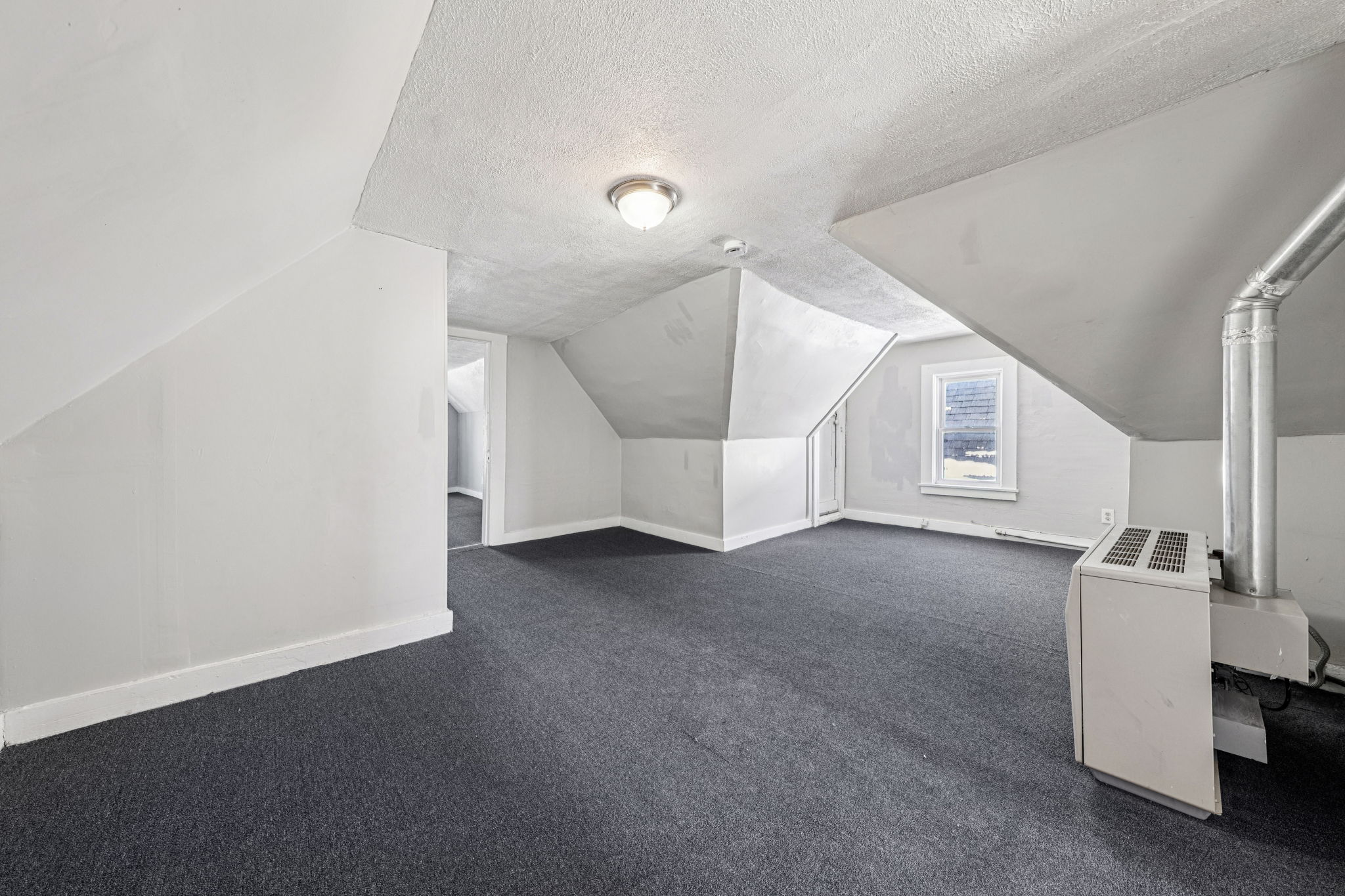 Albany St Unit 3 Third Floor-S0502-012