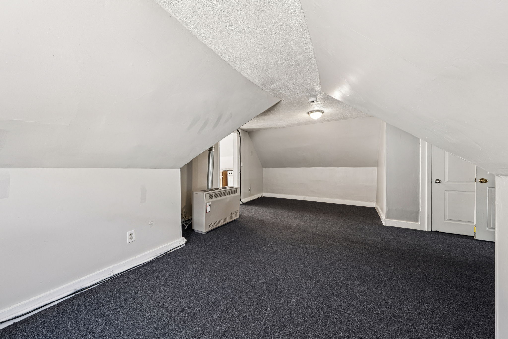 Albany St Unit 3 Third Floor-S0502-016