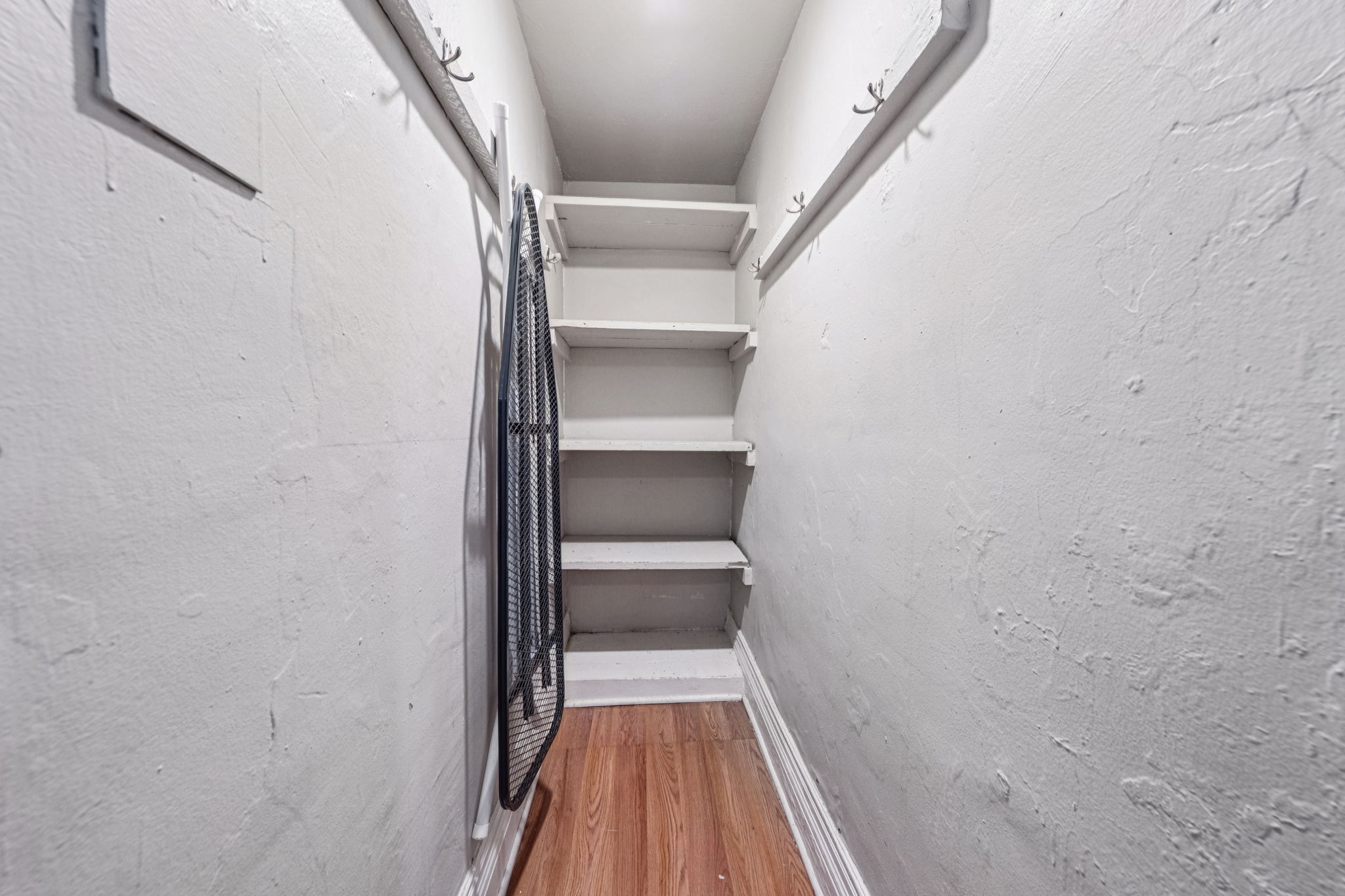 Albany St Unit 4 Studio Back-S0502-001