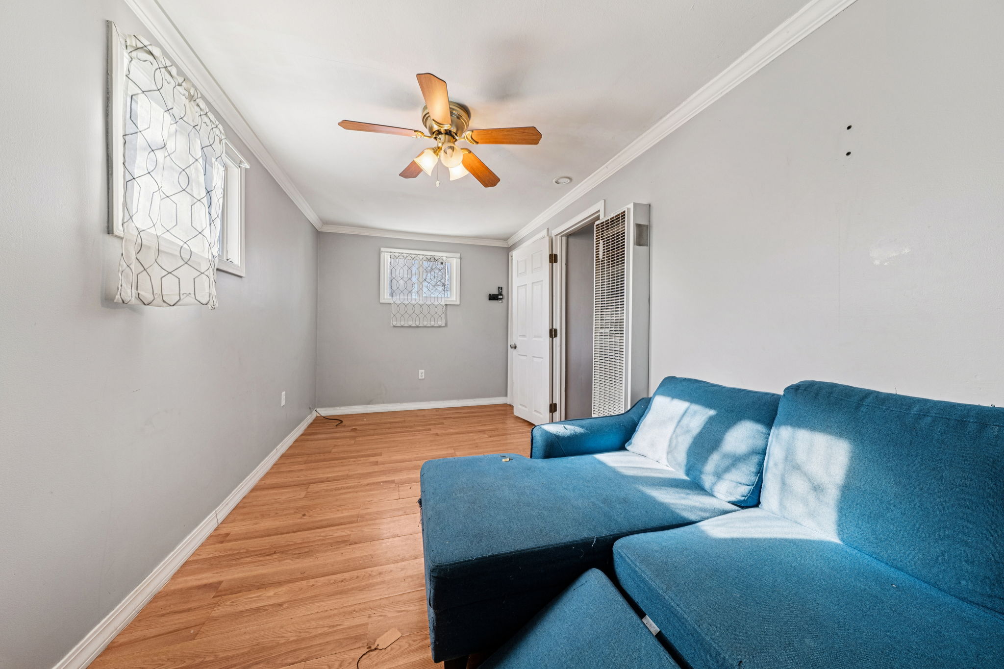 Albany St Unit 4 Studio Back-S0502-007