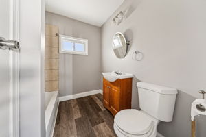 Albany St Unit 2 Second Floor-S0502-025