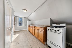 Albany St Unit 3 Third Floor-S0502-004