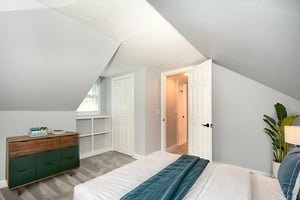 DSC_4485_HR virtually staged.jpeg