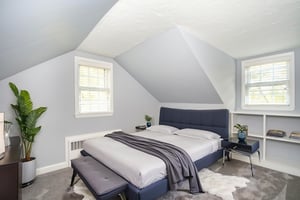 DSC_4487_HR virtually staged.jpeg