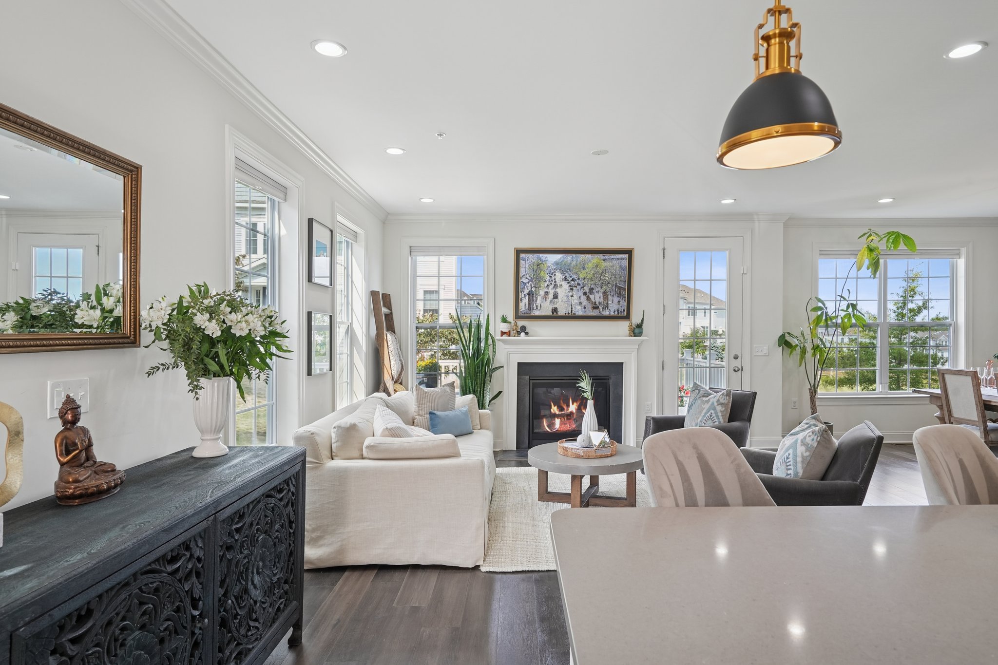 Living area has windows on two sides-lots of light and even more great vibes.