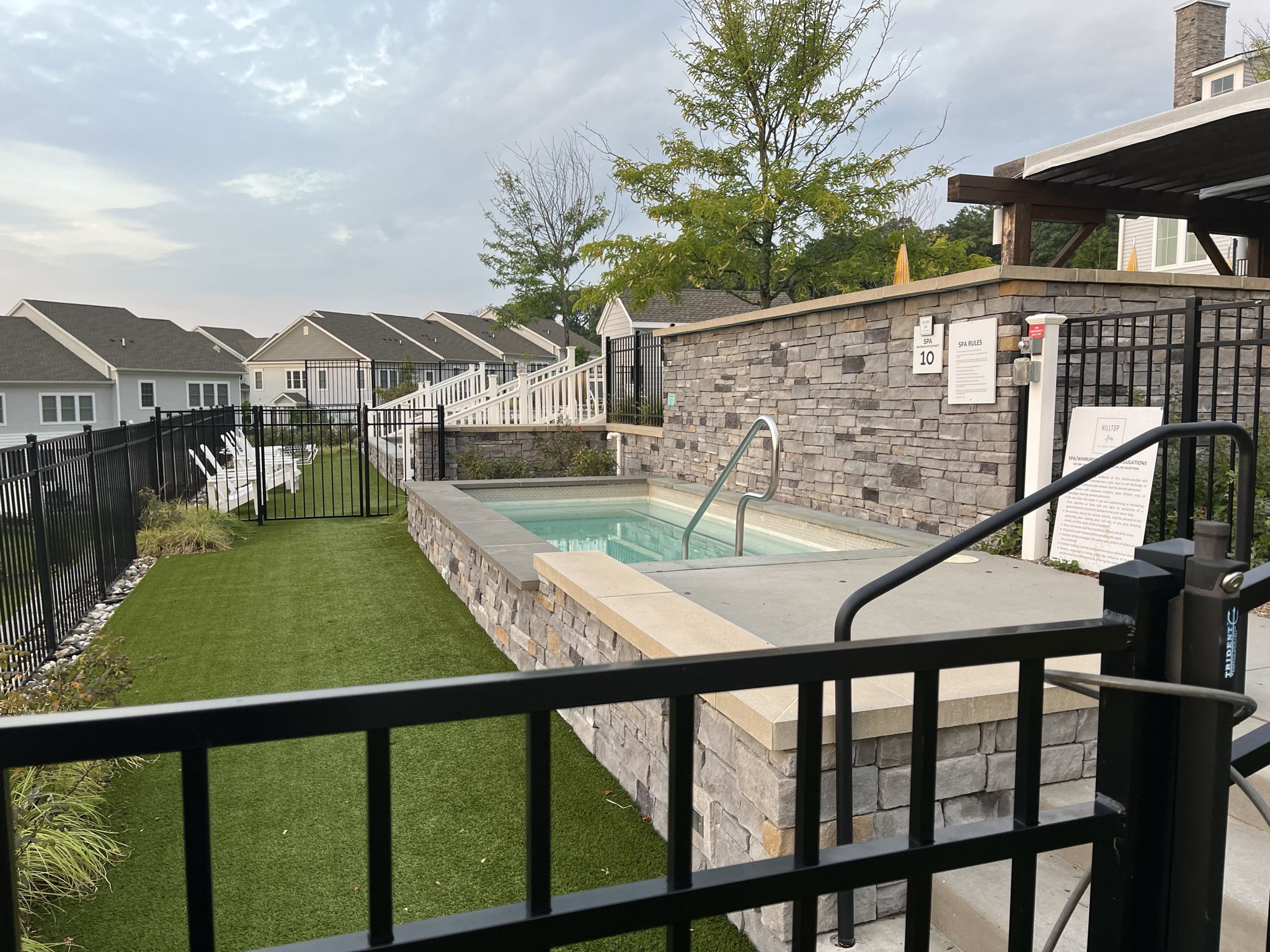 Jacuzzi anyone? Homebuilder Hovnanian® Homes dotted the i's and crossed the t's to provide a great living experience.