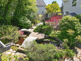  Photo 32