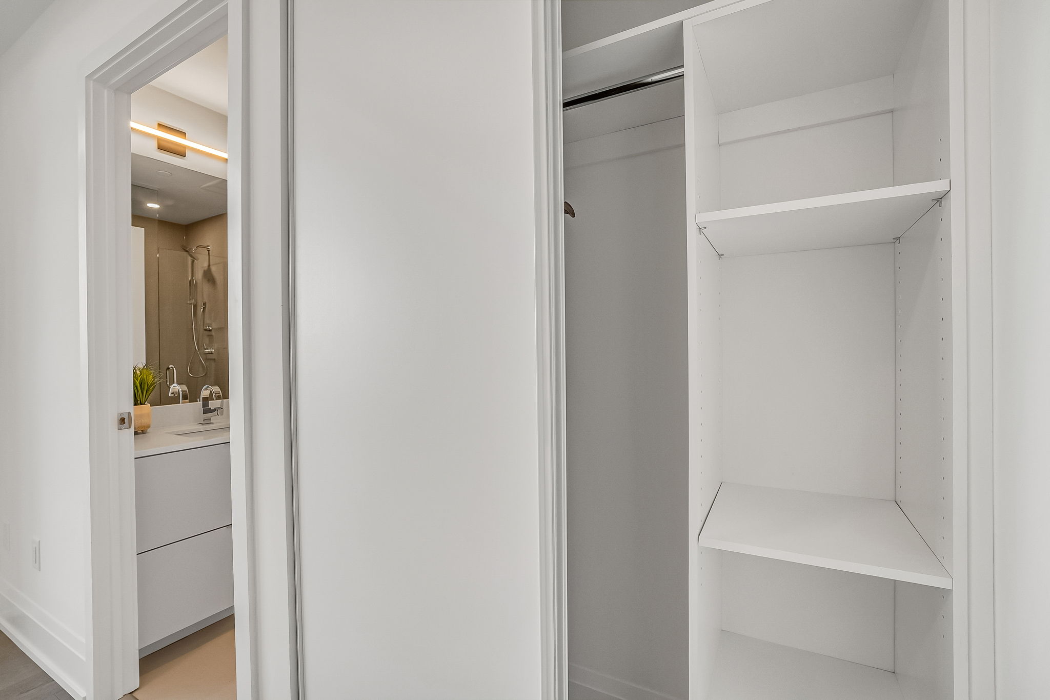 31_primary bedroom-6