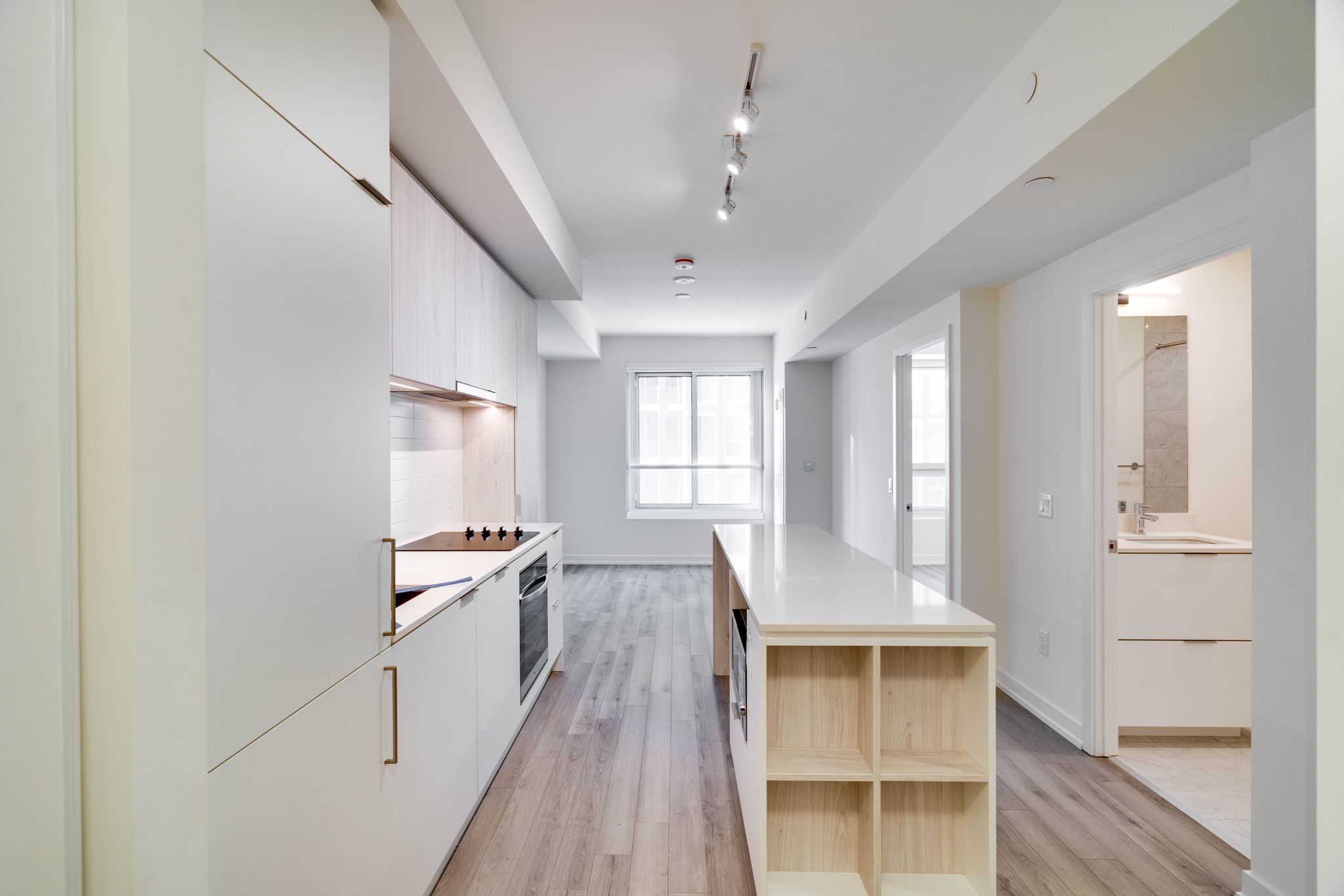 89 Church St Unit 902 Toronto, ON M5C 2G3