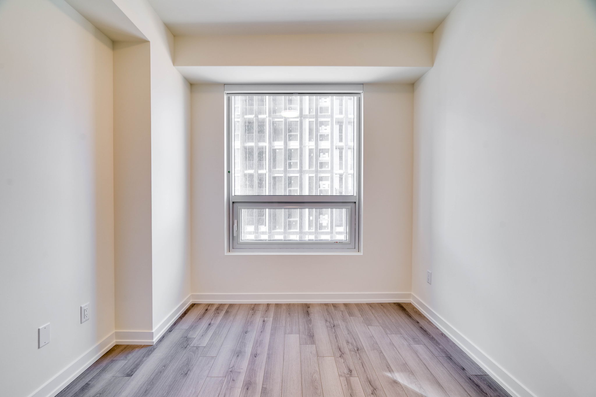 89 Church St Unit 902 Toronto, ON M5C 2G3