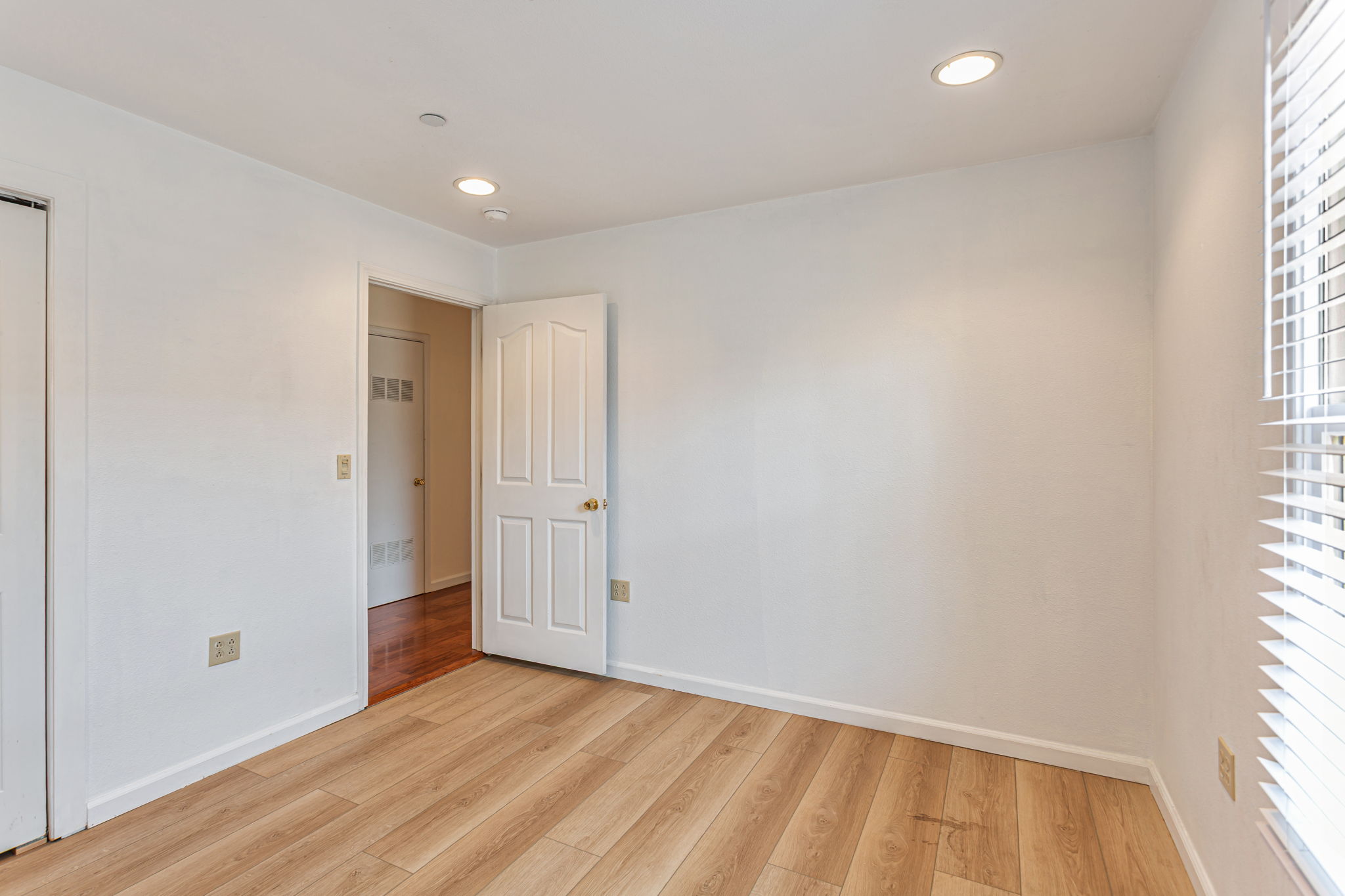 031_ 89 Hatton Ave