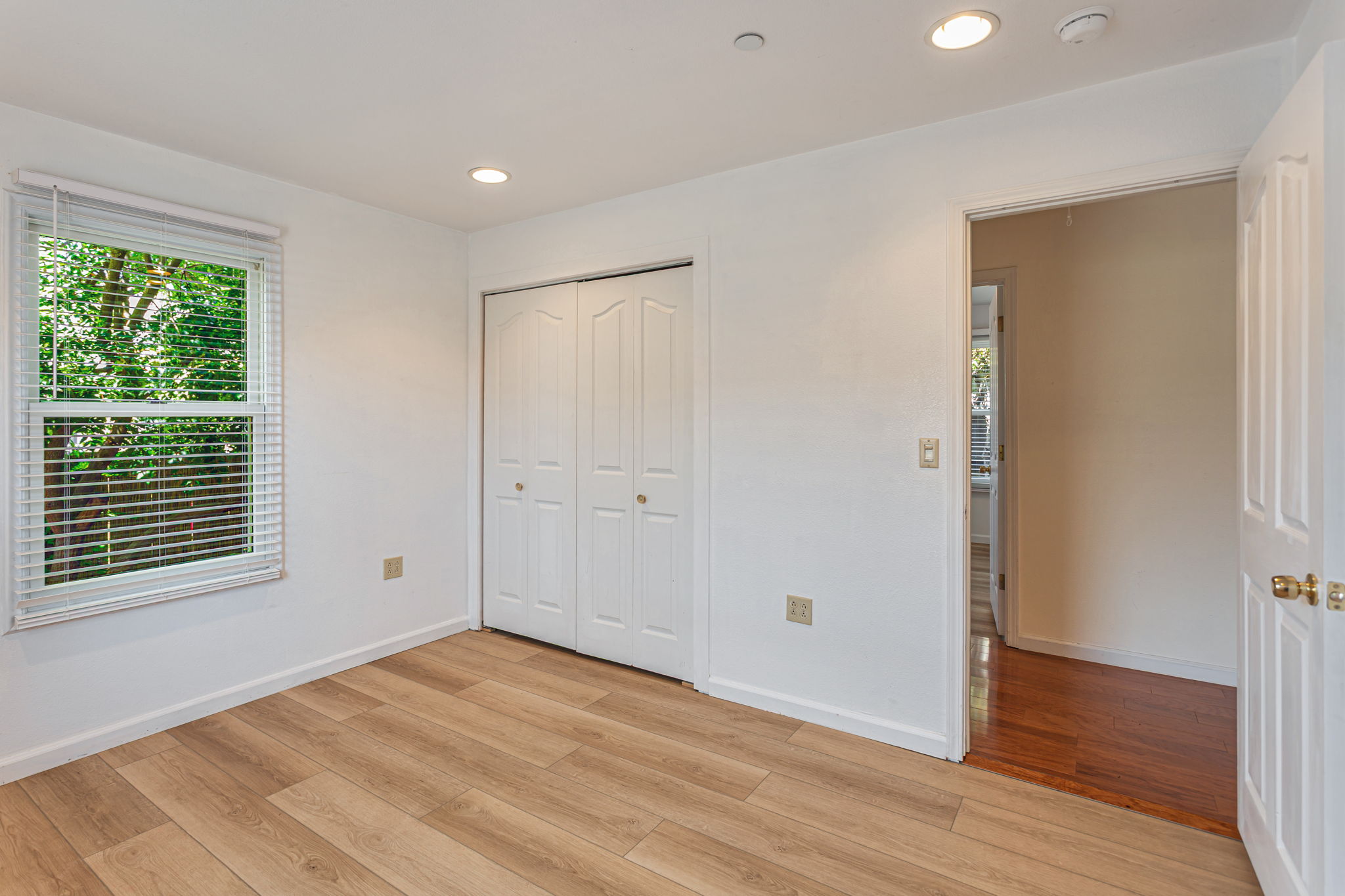 032_ 89 Hatton Ave