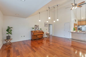 008_ 89 Hatton Ave